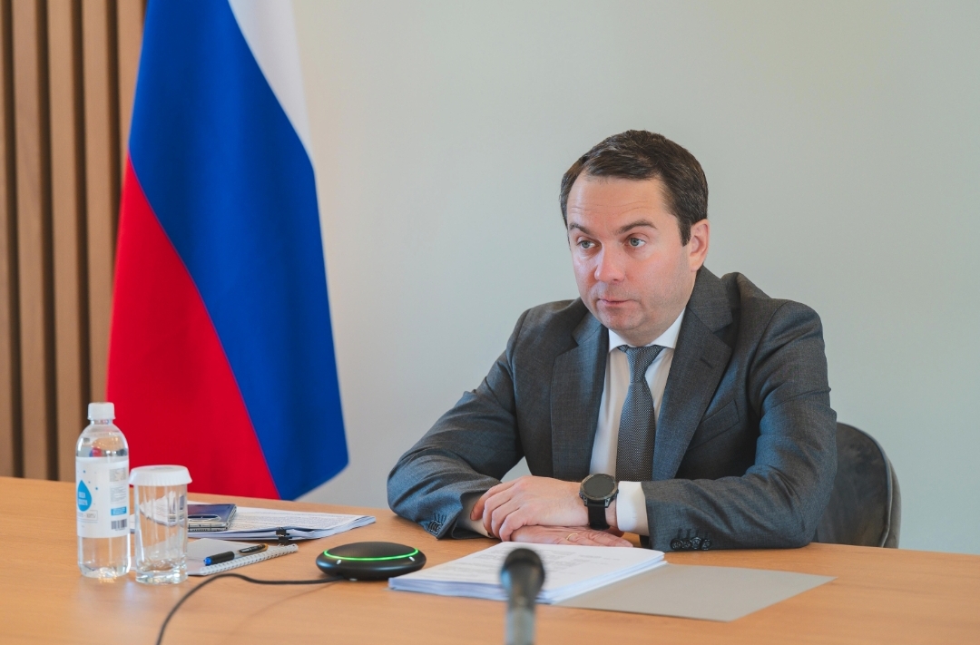 Губернатор Андрей Чибис поздравил северян с Днём России