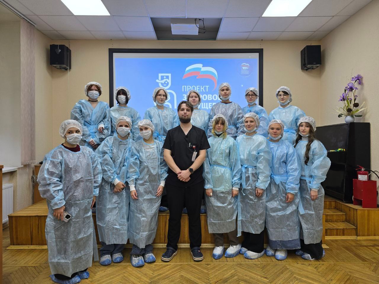 Проект «Здоровое будущее» организовал профтур для мурманских школьников