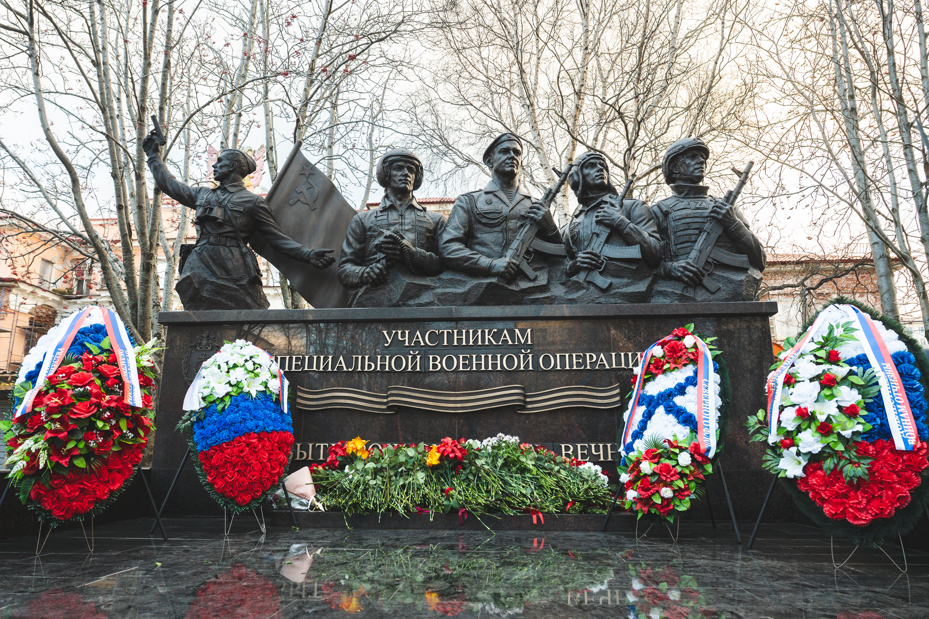 В День народного единства в Североморске торжественно открыт памятник «Участникам СВО»