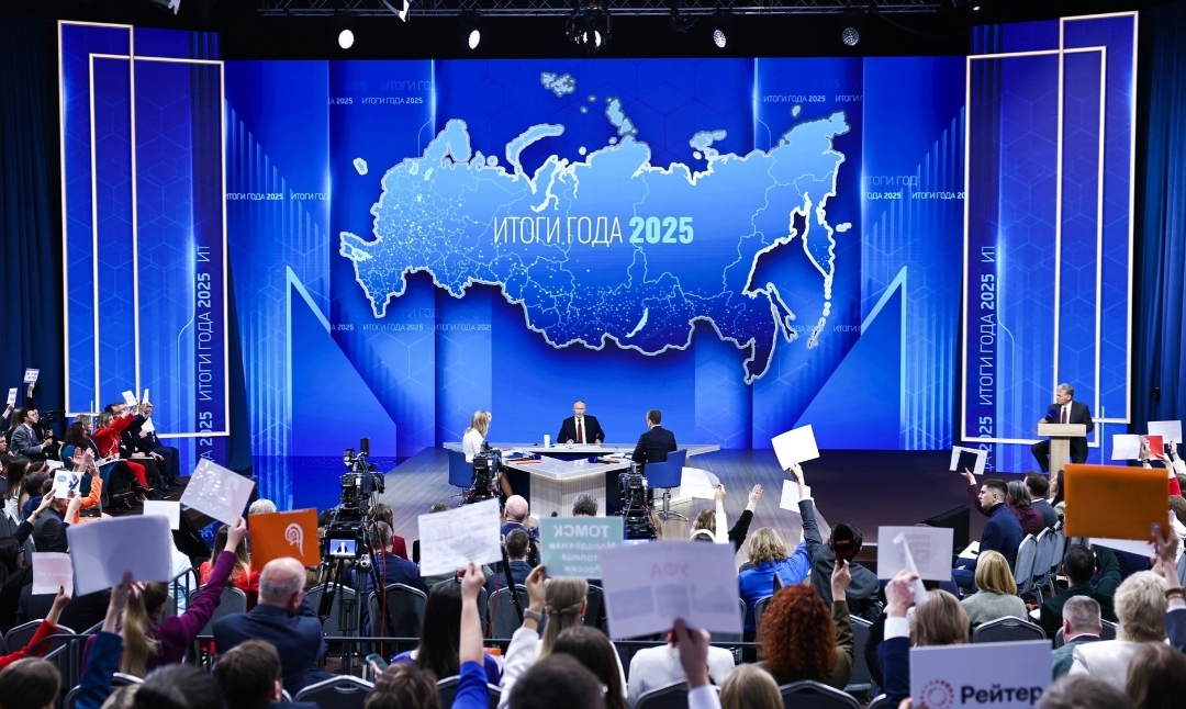 Президент России Владимир Путин подвел итоги 2025 года в прямом эфире на совмещенной пресс-конференции и прямой линии