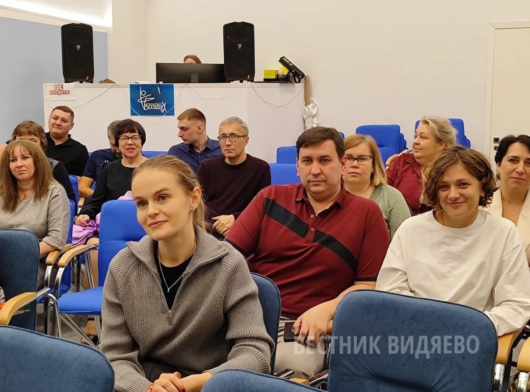 По решению Андрея Чибиса с 1 января 2026 года минимальная начисленная зарплата для молодых педагогов составит не менее 65 тысяч рублей