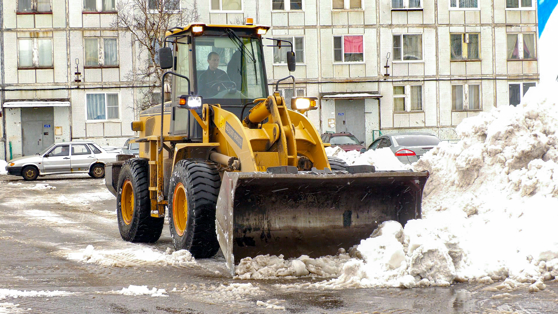 Андрей Чибис: погода остается неблагоприятной, прошу северян с осторожностью и внимательностью подходить к вопросам безопасности